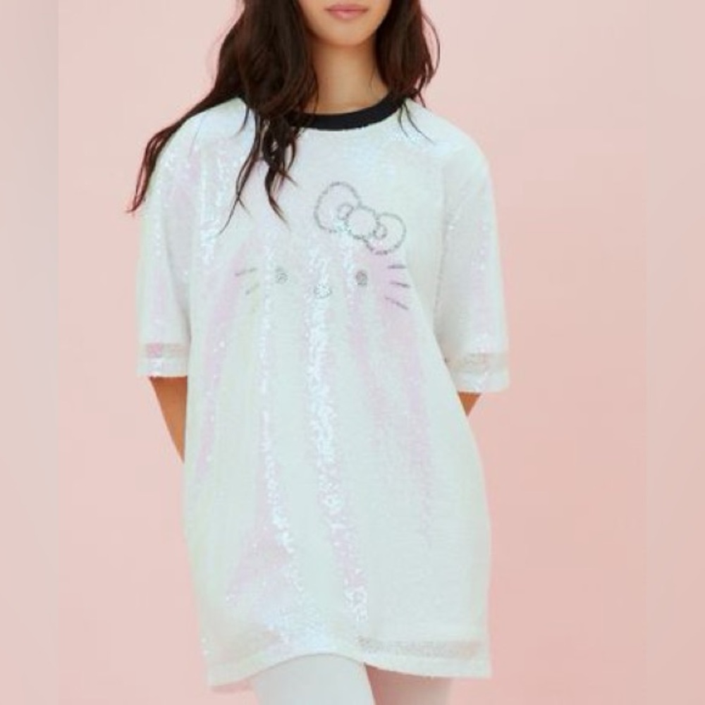 Hello Kitty 50th Anniversary FOREVER 21 Sequin Graphic Tee Top Short Sleeve S